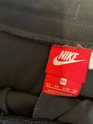 Pantalón chándal terciopelo Nike negro