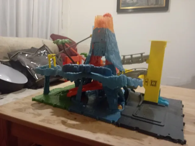 Juguete Volcán con Accesorios