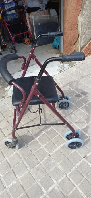 Andador para mayores con asiento