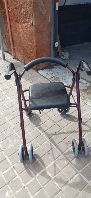 Andador para mayores con asiento
