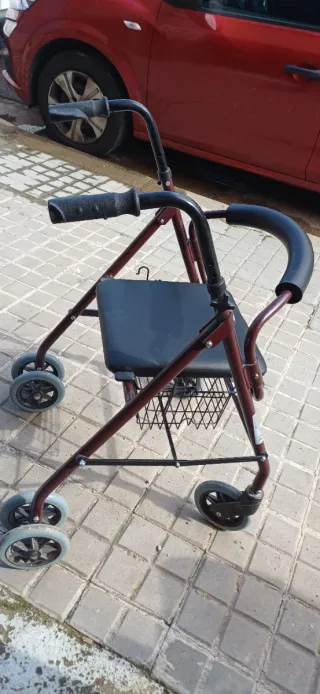 Andador para mayores con asiento