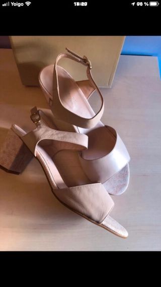 Sandalias Ana Román rosas