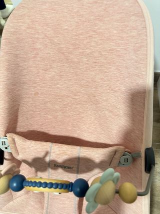 Hamaca BabyBjörn Rosa + juguete para hamaca