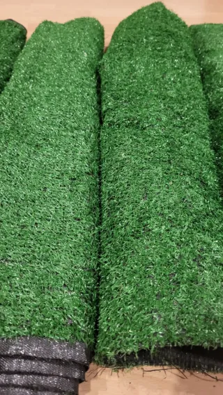 Césped artificial  80x170 cm.