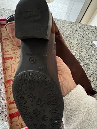 Botas altas de ante y piel marrón talla 39