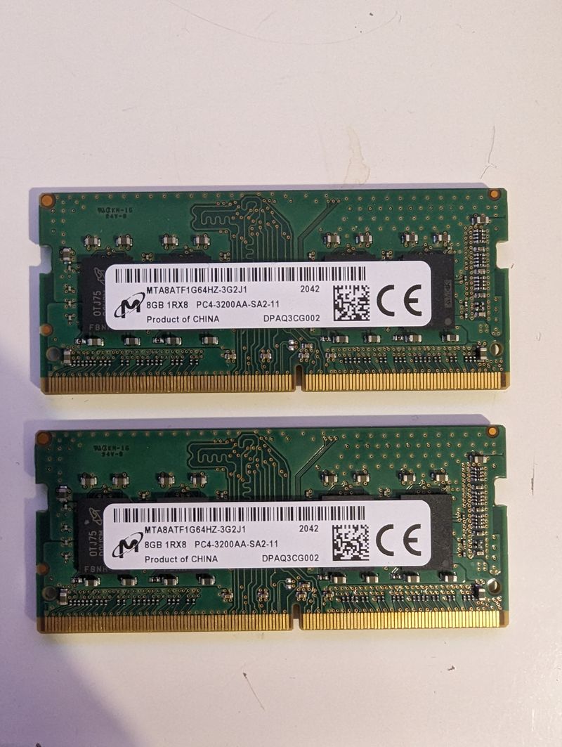 2x 8GB Crucial DDR4 3200MHz MTA8ATF1G64HZ-3G2J1