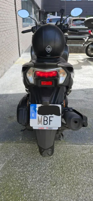 Yamaha Tricity 125cc Gris modelo 2022