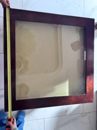 Tavolino artigianale in legno e vetro molato