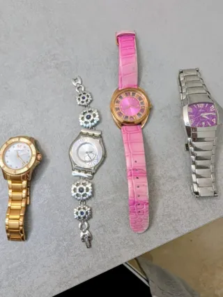 Lote de 4 Relojes (Oro, Rosa, Plata)