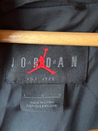 Plumas Nike Jordan Amarillo