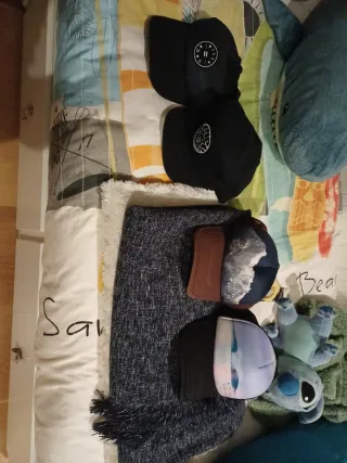 Conjunto di cappellini per bambini Billabong e Rip Curl