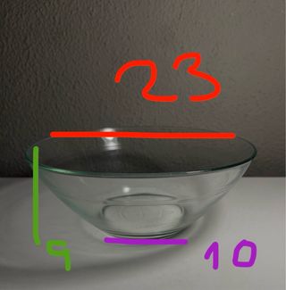 Cuenco de cristal con líneas