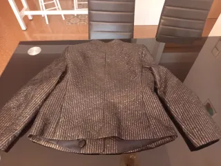 Chaqueta elegante rayas plateadas