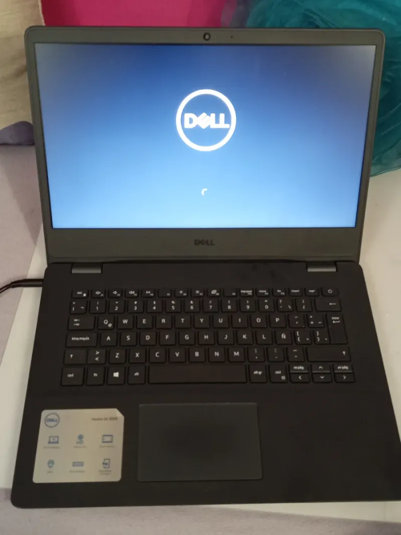 Dell Vostro 14 3000 Ryzen 5 3450U afbeelding 4