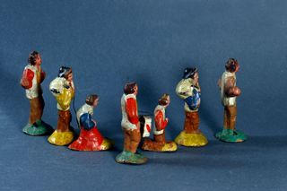 7 ANTIGUAS FIGURAS POPULARES EN BARRO PARA BELÉN.