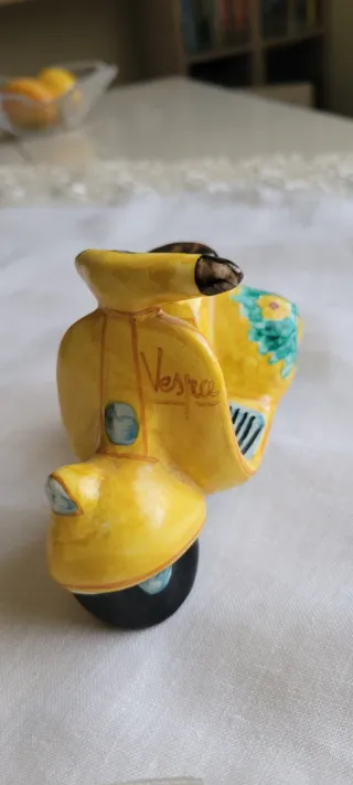 Vespa Ceramica Caltagirone Gialla