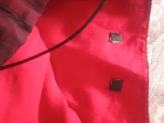 Vestido de fiesta con encaje.