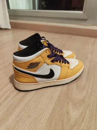 Zapatillas Nike Air Jordan 1 Mid Amarillo