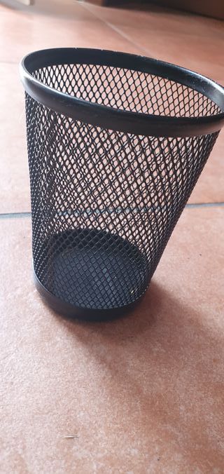 Cestino Porta Penne e Cancelleria a Forma Canestro