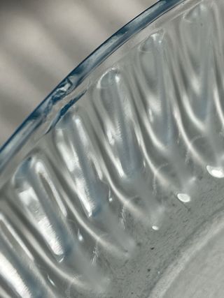 Fuente de cristal azul