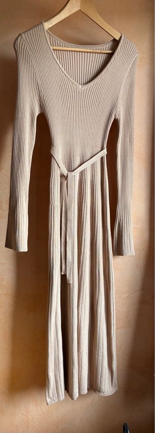 Vestido camel punto con cinturón fino