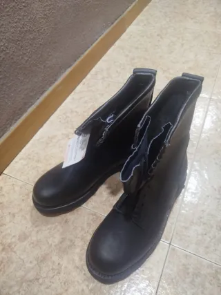 Botas militares negras talla 42 nuevas