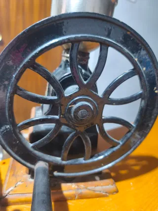 Molinillo de café antiguo