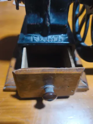 Molinillo de café antiguo