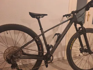 Bicicleta de montaña carbono