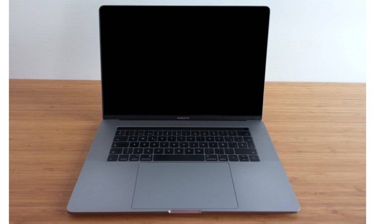 MacBook Pro Touch Bar 15 i7 2,2GHz 16GB RAM 256GB
