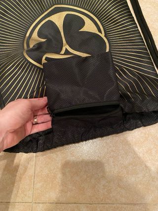 Bolsa Gymbag Tomorrowland Negra y Dorada