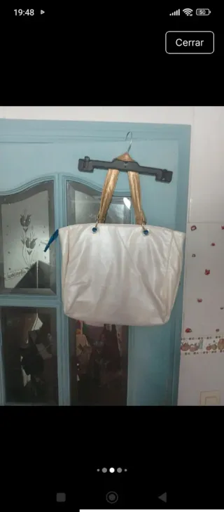 Bolso blanco y dorado con Smurfette