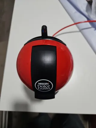 Cafetera Nescafé Dolce Gusto Roja