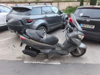 Suzuki Burgman 200 2009 para piezas.