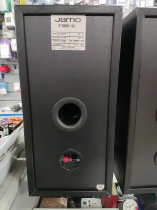 Altavoces Jamo Stueio 130