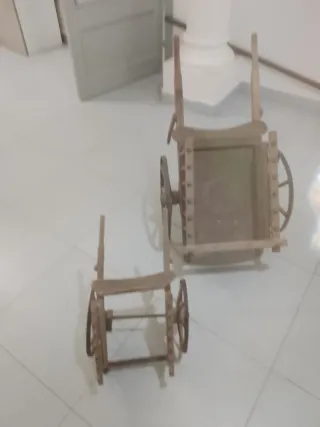 Carretillas de madera decorativas