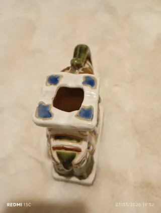 Elefante de cerámica decorativo