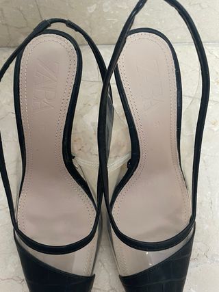 Zapatos de tacón negros punta estrecha