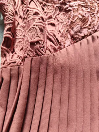 Vestito antico pizzo e gonna plissé