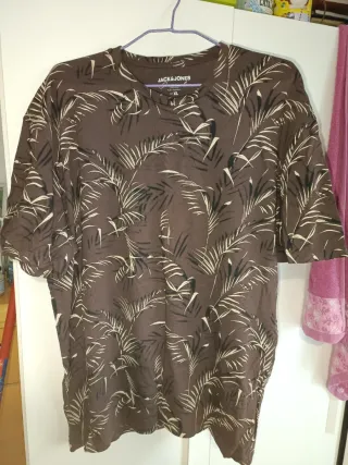 Camiseta TRG John Smith Negra y Amarilla