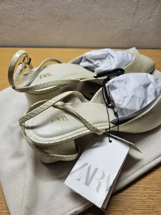 Sandalias Zara efecto piel de serpiente