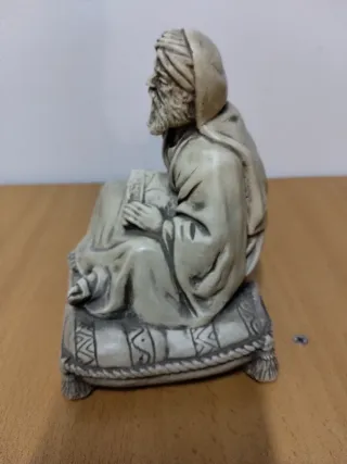 Estatuilla de mármol antiguo.