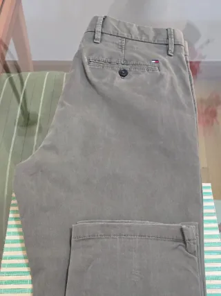 Pantalón  hombre.Chino Tommy Hilfiger Talla L