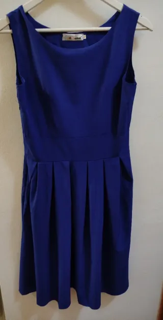 Vestido azul sin mangas