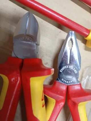 Alicates Knipex, Destornilladores Wiha y Tijeras