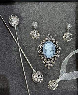 Aderezo huertana niña plateado envejecido