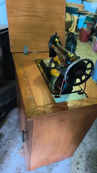 Máquina de coser Singer antigua