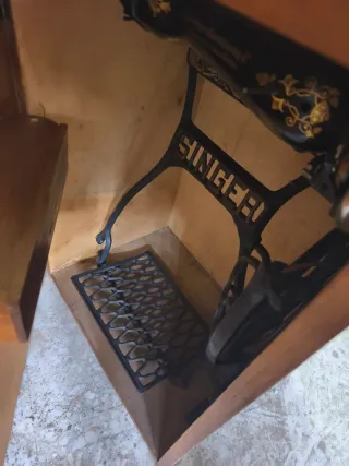 Máquina de coser Singer antigua