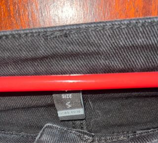 Falda vaquera negra con botones