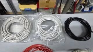 Lote de cables para electrónica.